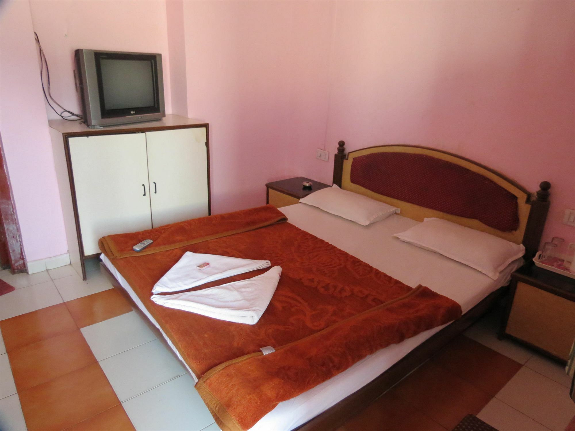 Mahābaleshwar Hotel Sunny Classic מראה חיצוני תמונה